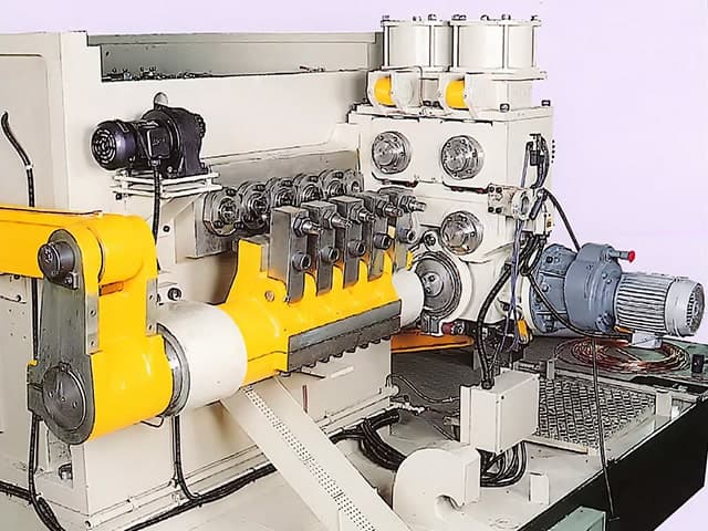 ejectors of the die block of the cold heading machine 