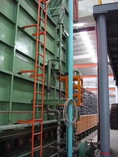 Side view of the chamber furnace