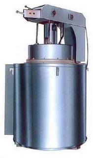 Crucible furnace with hot blast