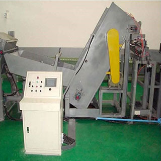 Magnetic feeder drawing