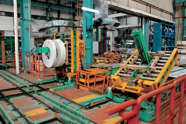 double station stacking and tilting system