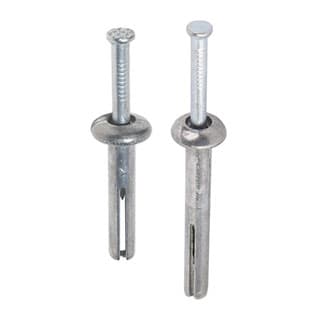 Equipment for the assembly of the dowel-nail