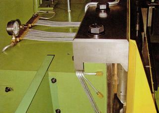 mechanism of lubricating fluid