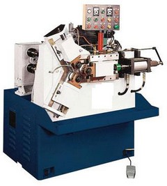 equipment for rolling threads on tubes